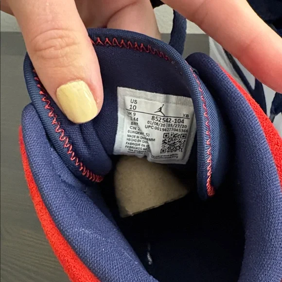 Air Jordan 1 Mid SE "USA" - Men's Size 10
(Excellent Condition, No Box) - Picture 3 of 4